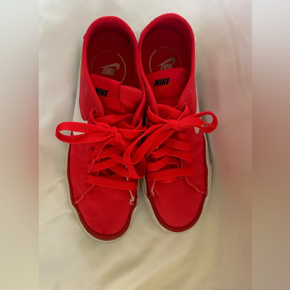 Nike lace up sneakers